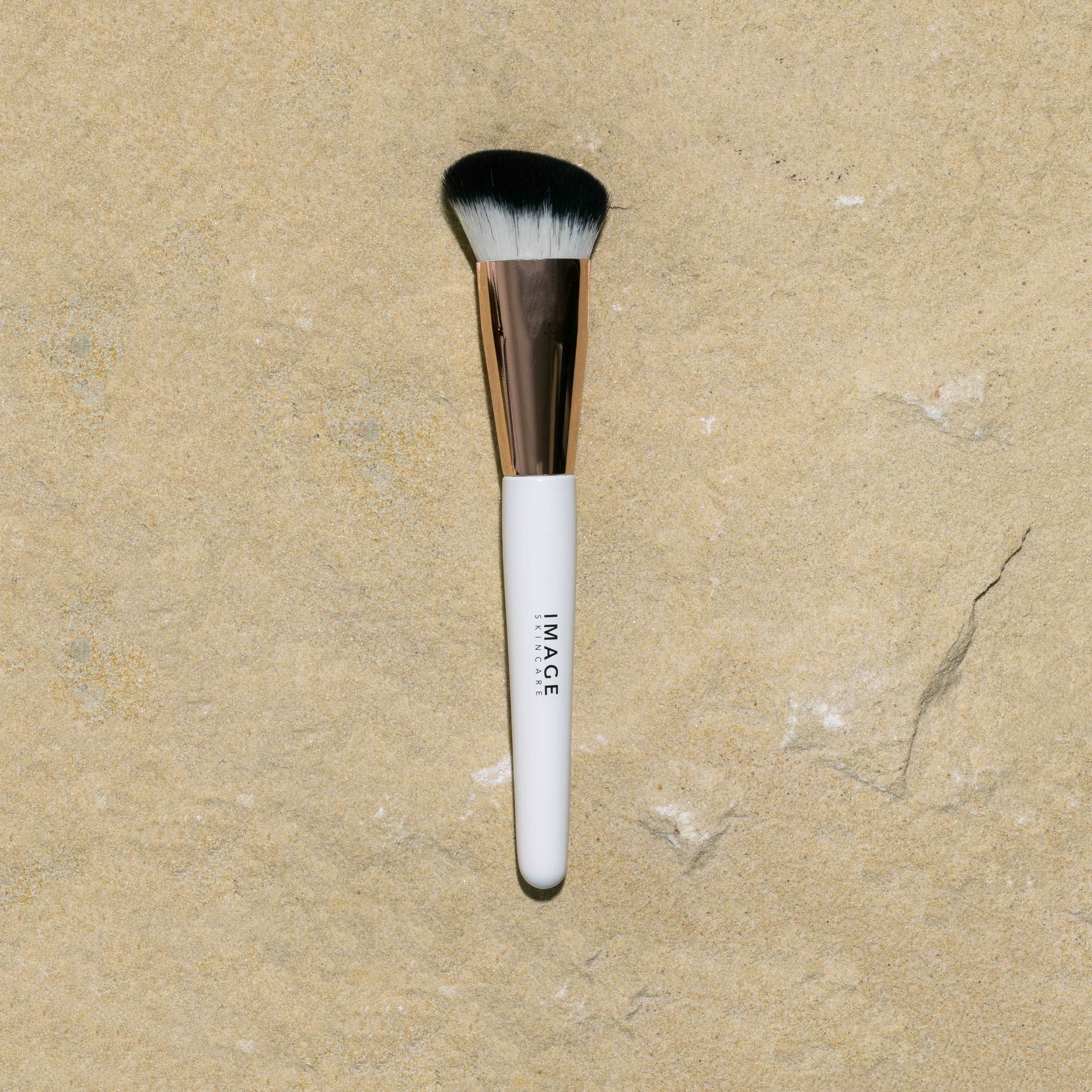 I Beauty Flawless Foundation Brush Image Skincare